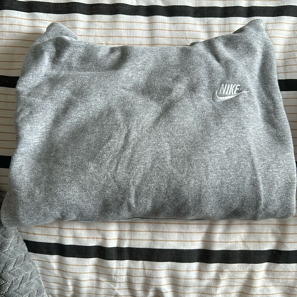 Small | Gray | Nike Hoodie